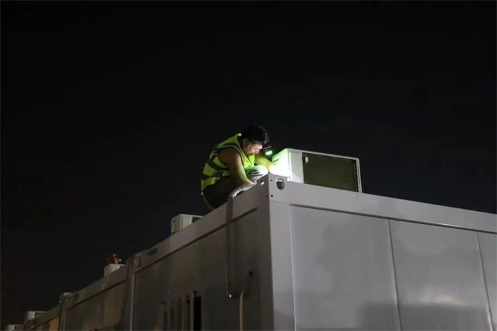 廣安疫情防控集中隔離場所前線觀察：請叫他們華安“夜行者”！